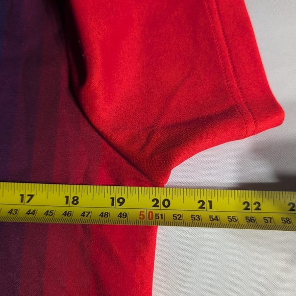 UGG Red and Blue Short Sleeve Tee Vibrant Design - Picture 5 of 6